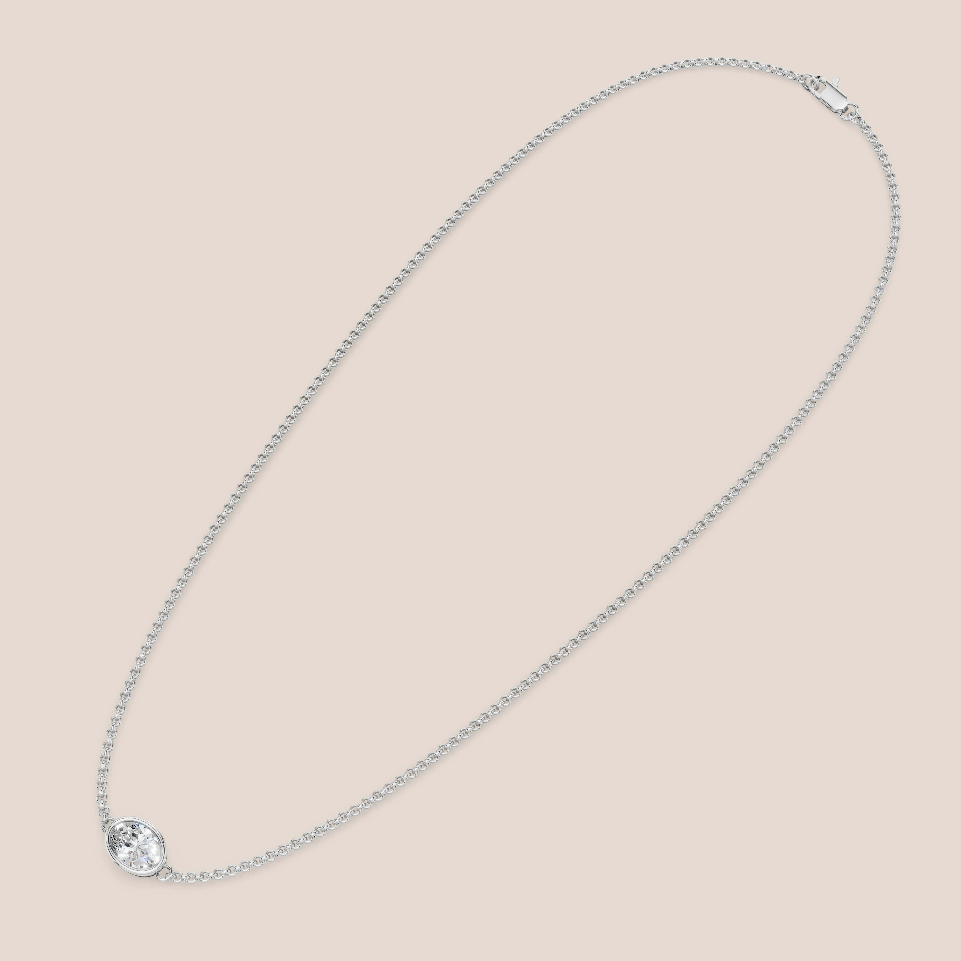 Náhrdelník s oválným diamantem