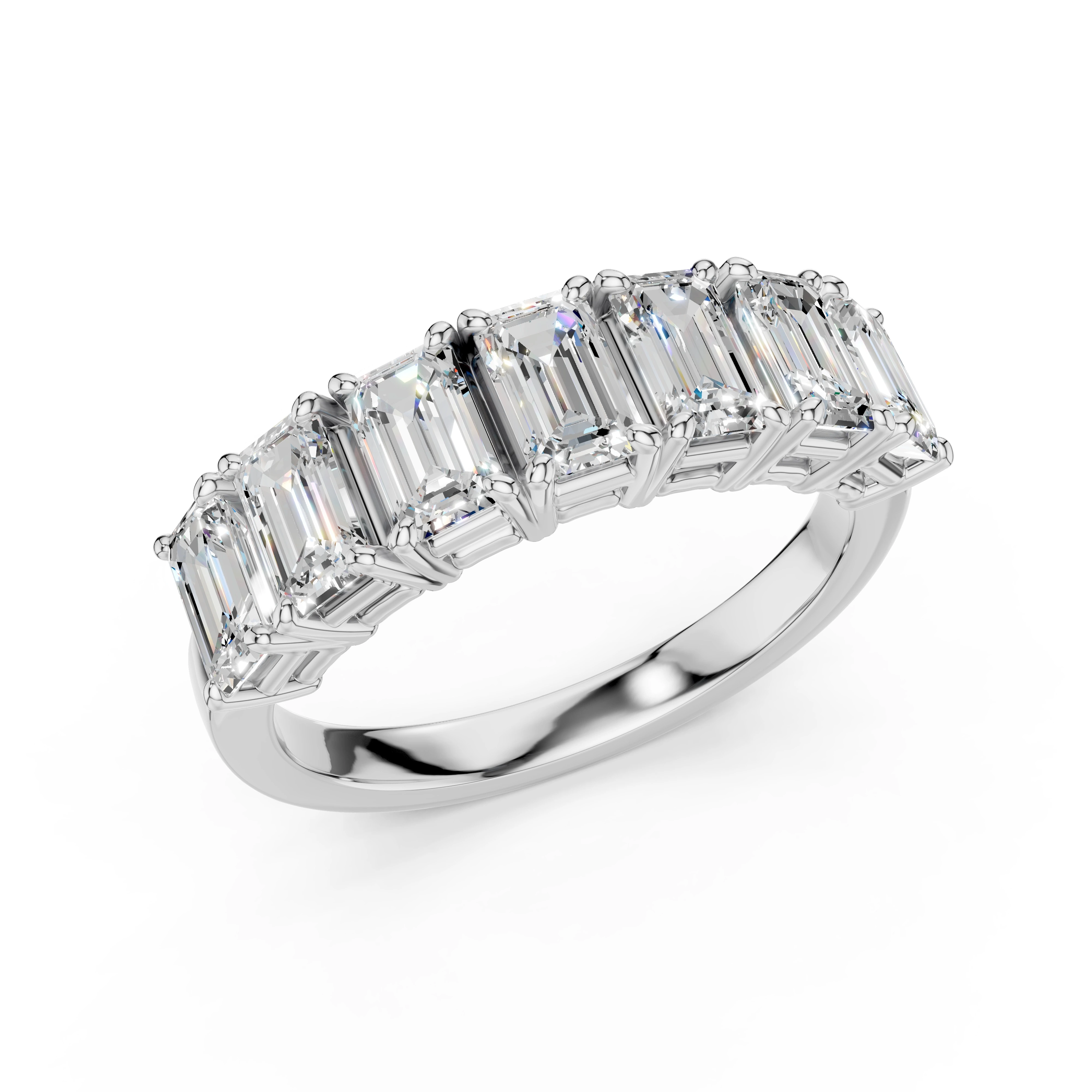 Luxusní zlatý prsten s diamanty v brusu emerald